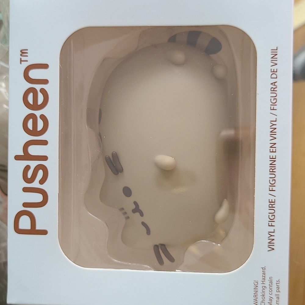 NIB Lazy Pusheen Vinyl Figure